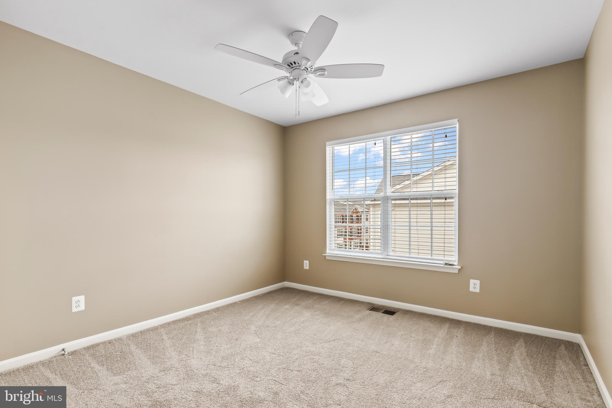 LANSDOWNE TOWN CENTER - Residential