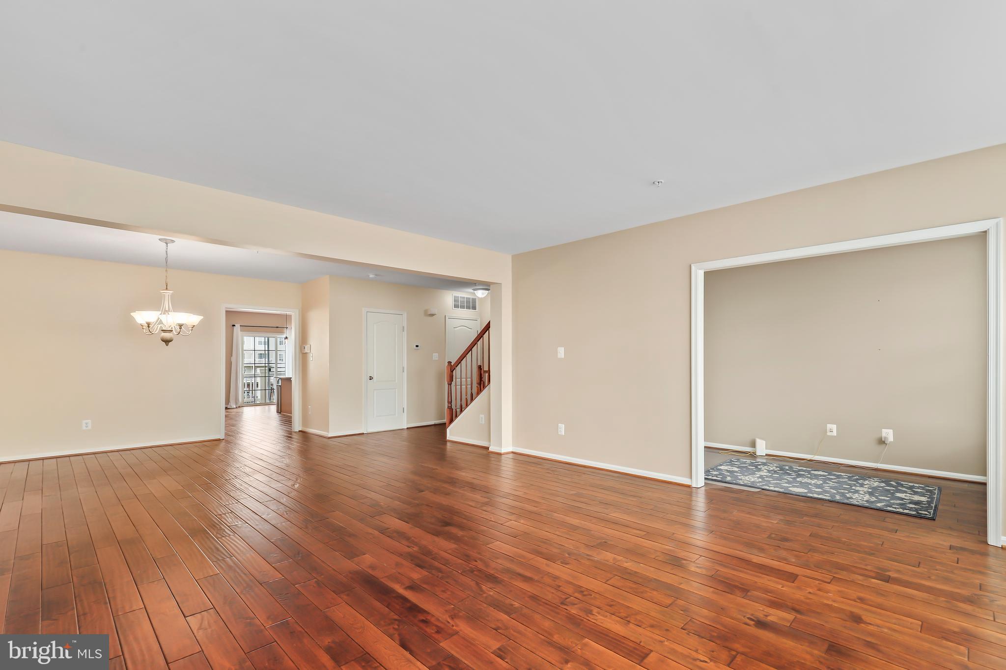 LANSDOWNE TOWN CENTER - Residential