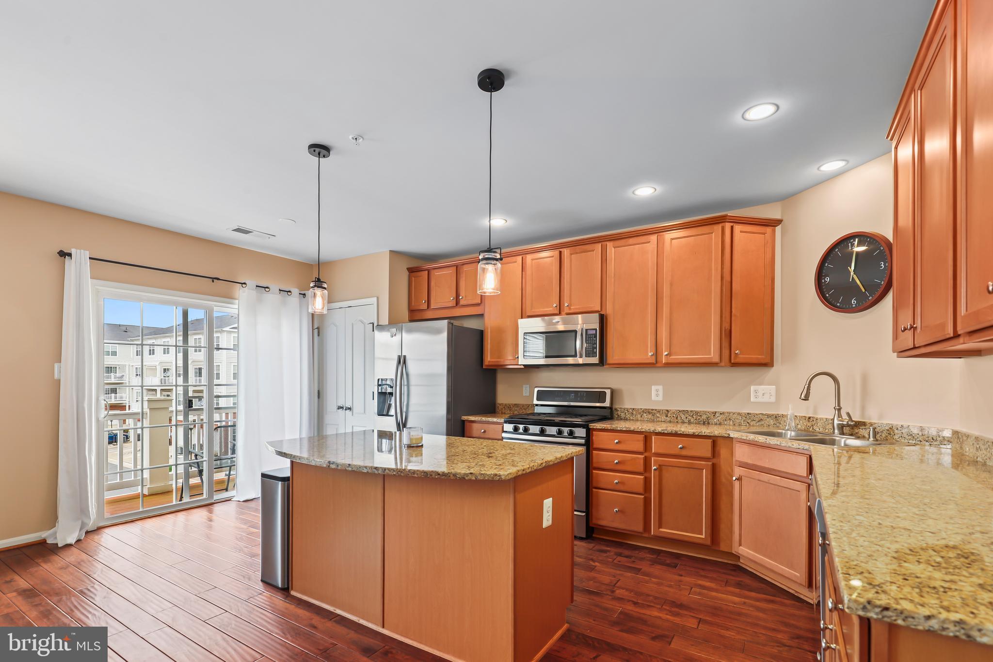 LANSDOWNE TOWN CENTER - Residential