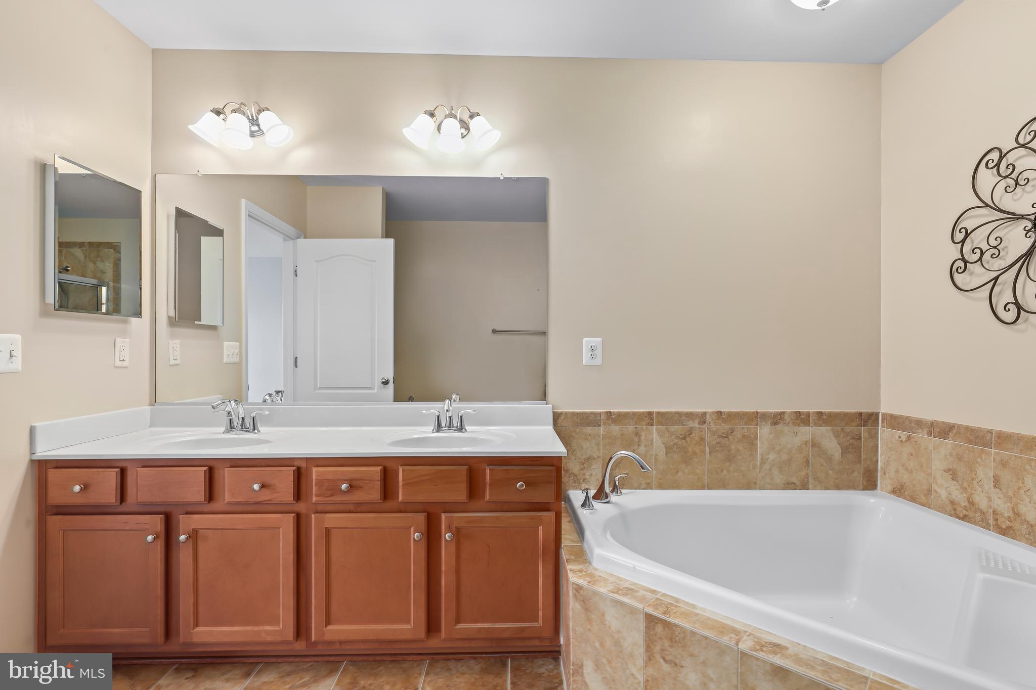 LANSDOWNE TOWN CENTER - Residential