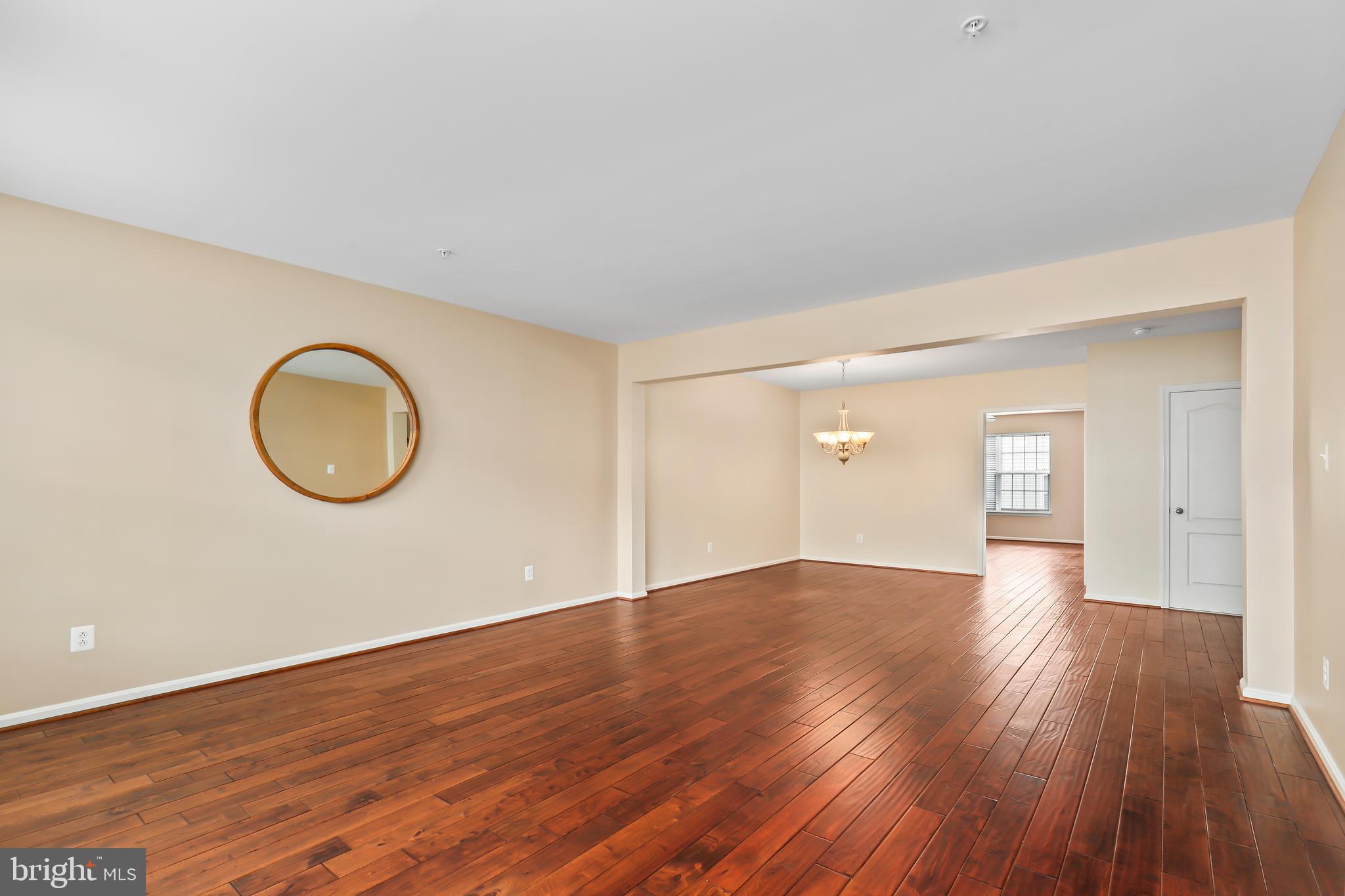 LANSDOWNE TOWN CENTER - Residential