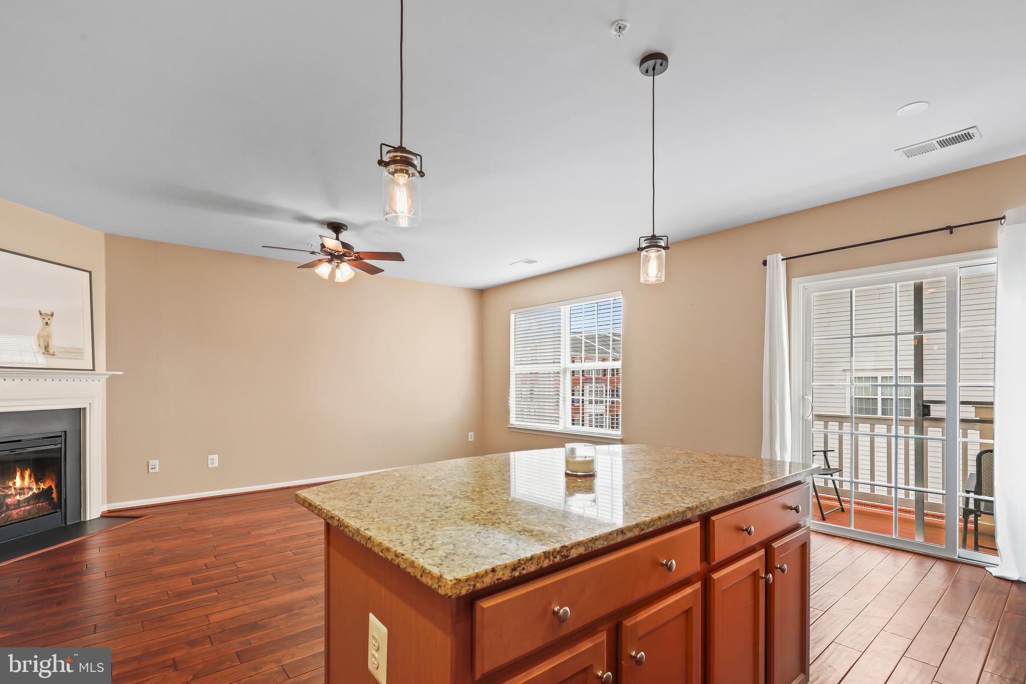 LANSDOWNE TOWN CENTER - Residential