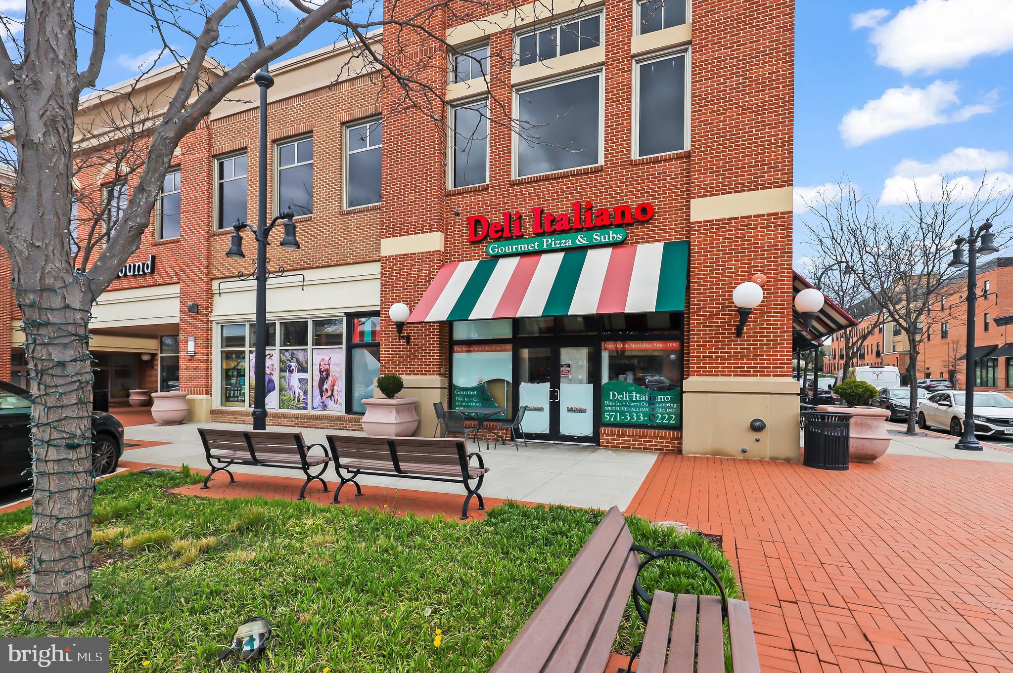 LANSDOWNE TOWN CENTER - Residential