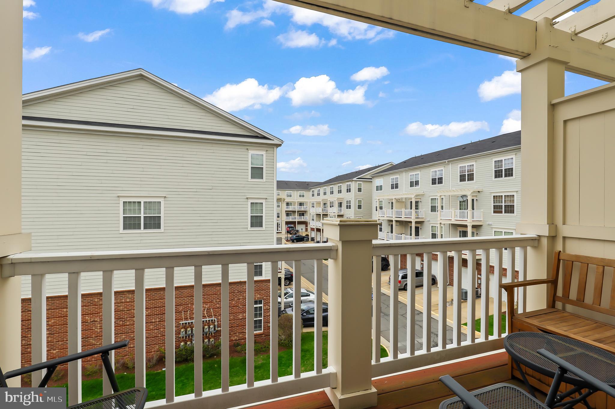 LANSDOWNE TOWN CENTER - Residential