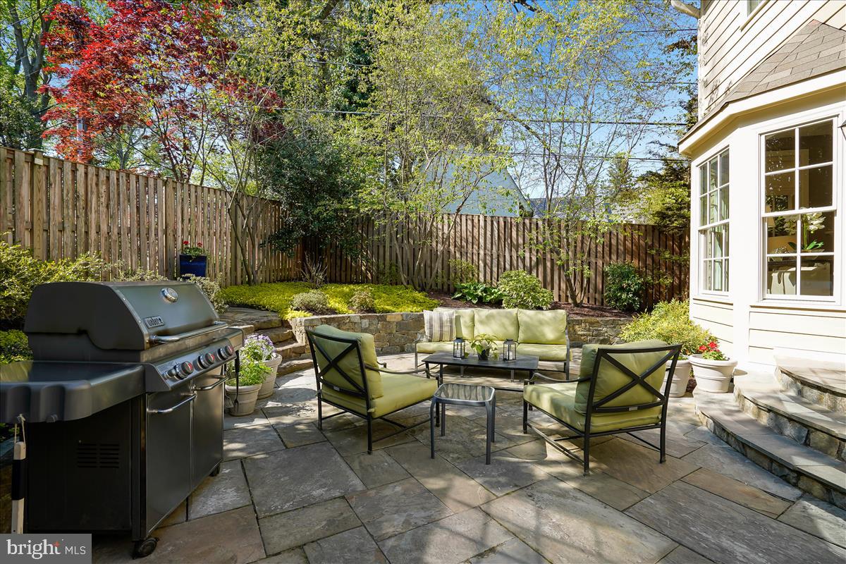 WAVERLY HILLS - Residential