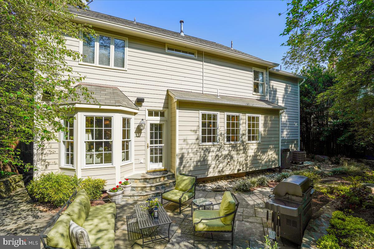 WAVERLY HILLS - Residential