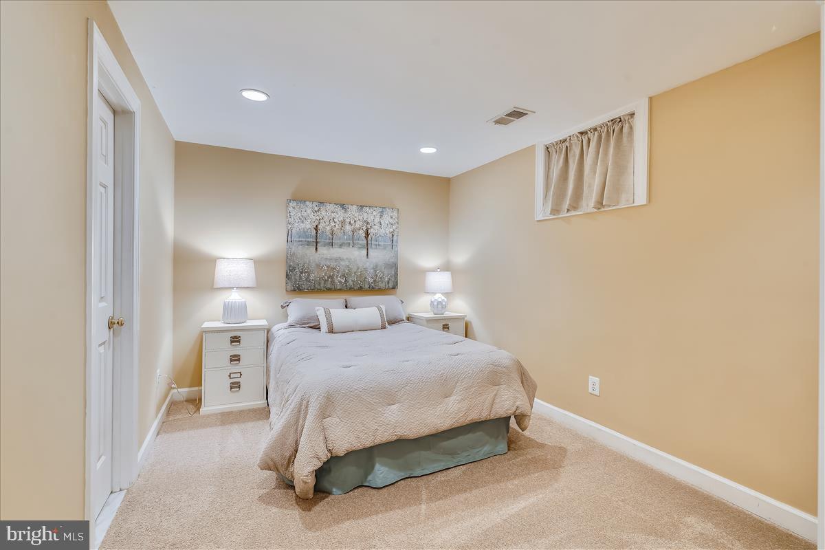 WAVERLY HILLS - Residential