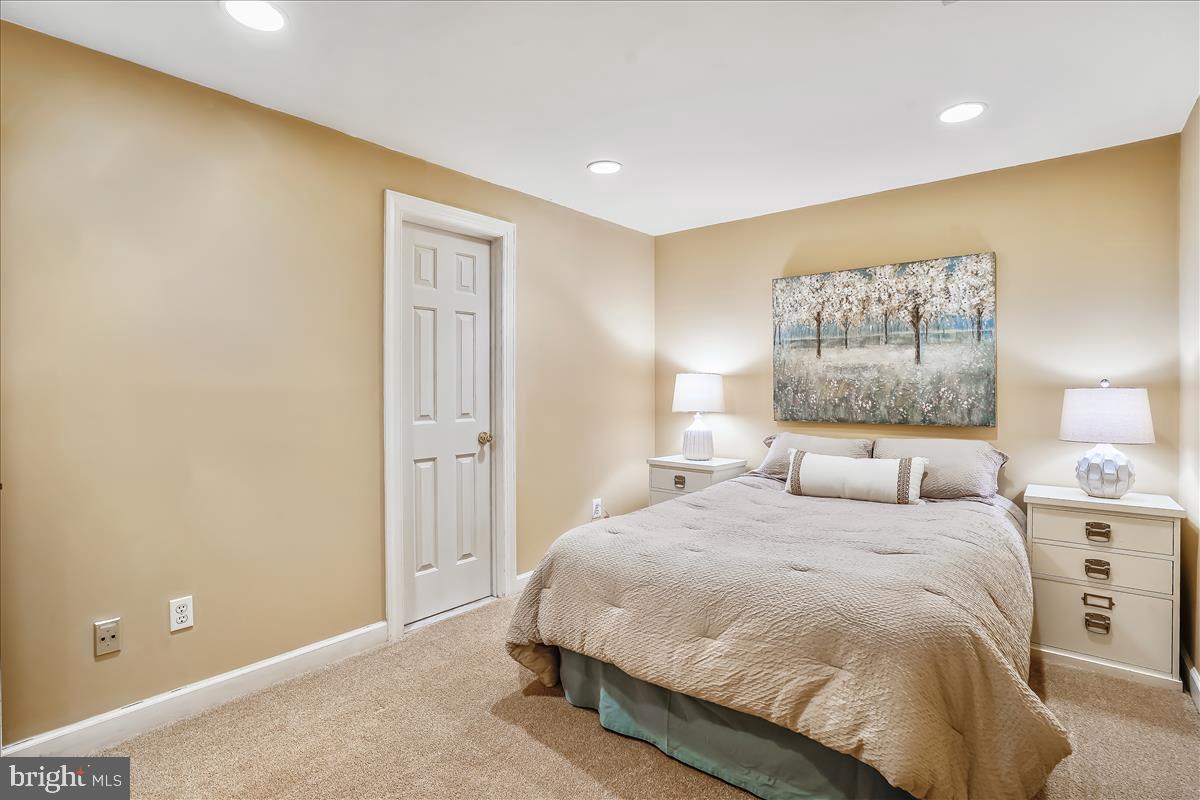 WAVERLY HILLS - Residential