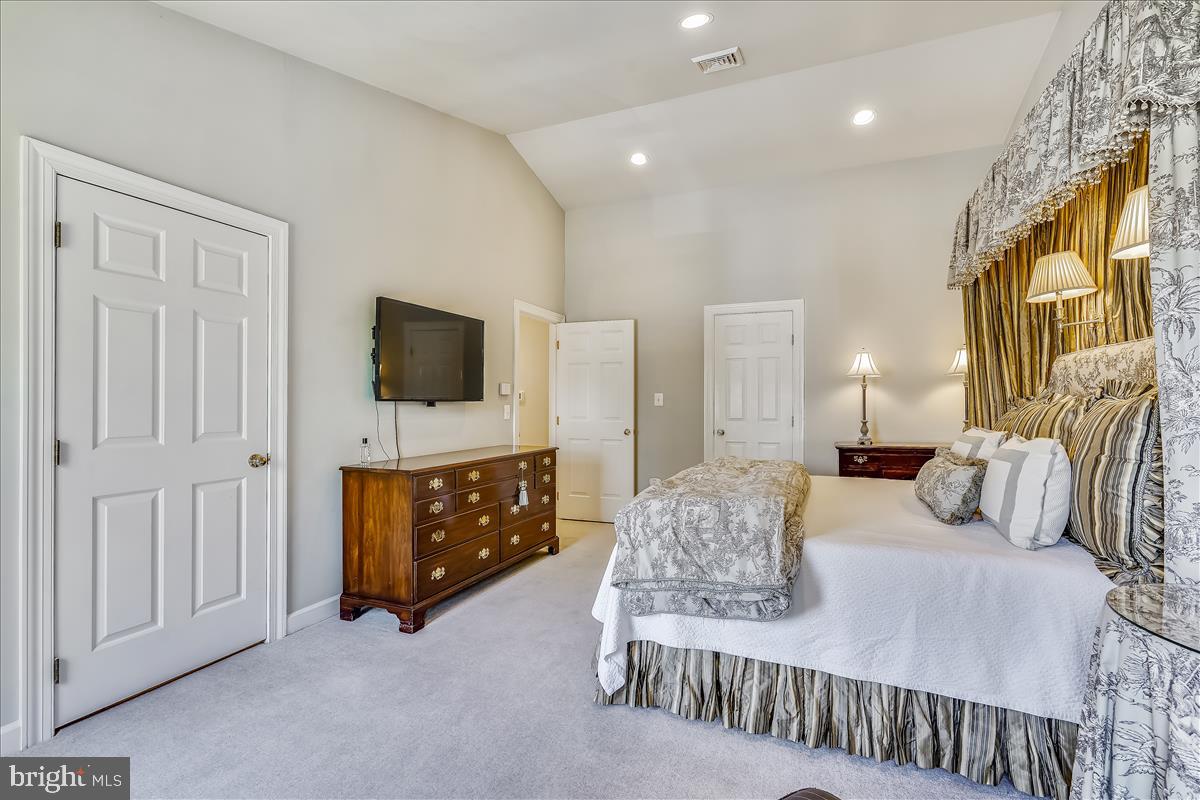 WAVERLY HILLS - Residential