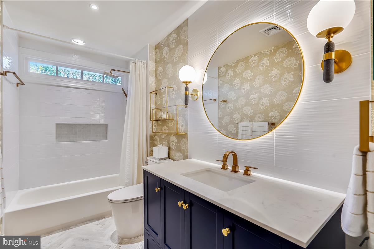 WAVERLY HILLS - Residential