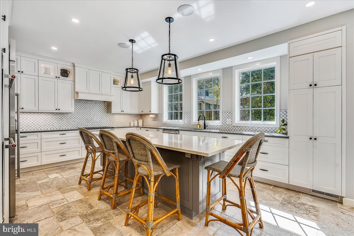 WAVERLY HILLS - Residential