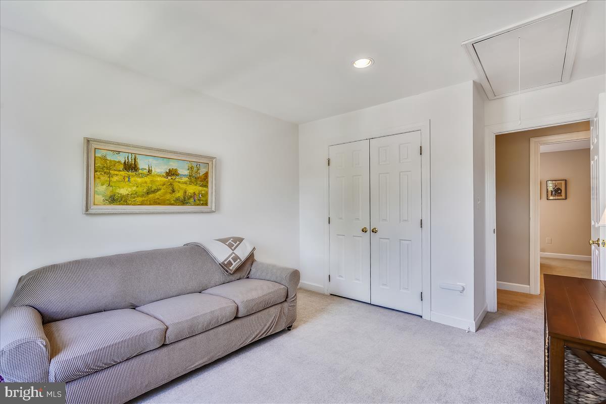 WAVERLY HILLS - Residential