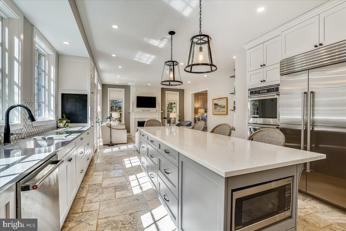 WAVERLY HILLS - Residential