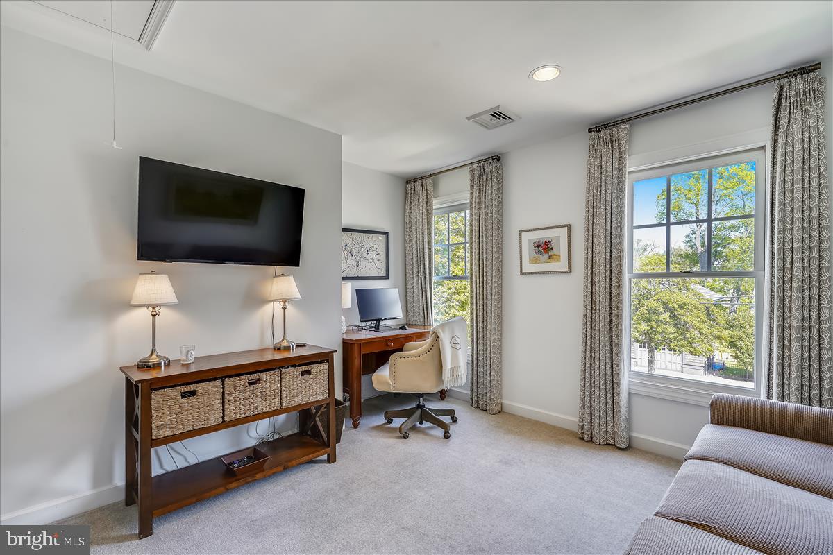 WAVERLY HILLS - Residential