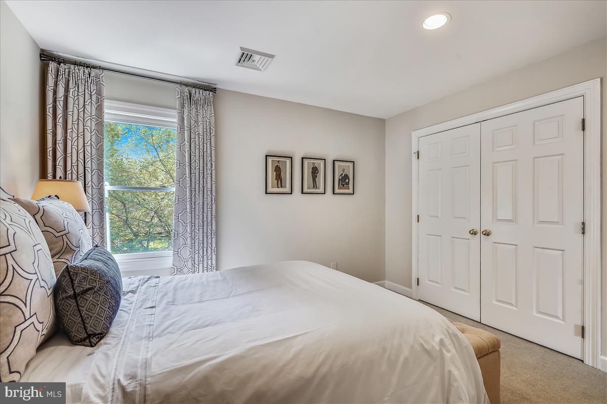 WAVERLY HILLS - Residential