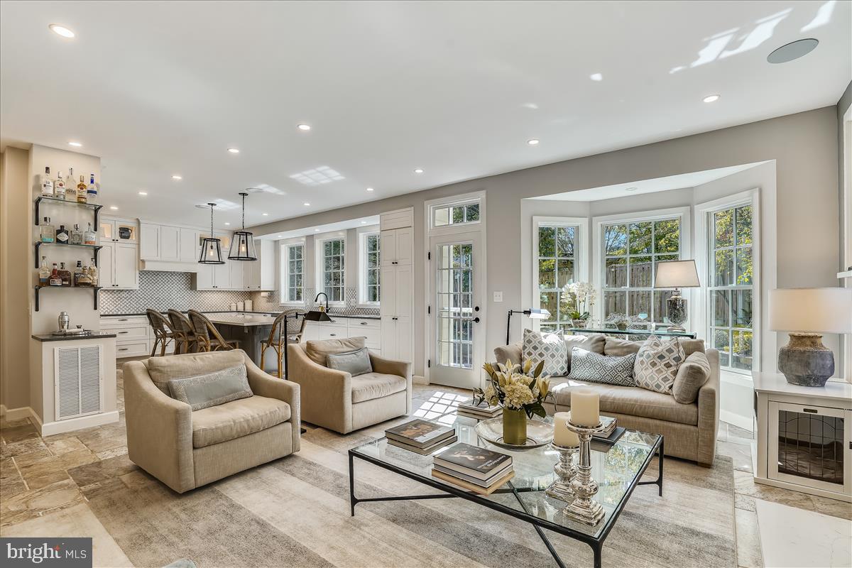 WAVERLY HILLS - Residential