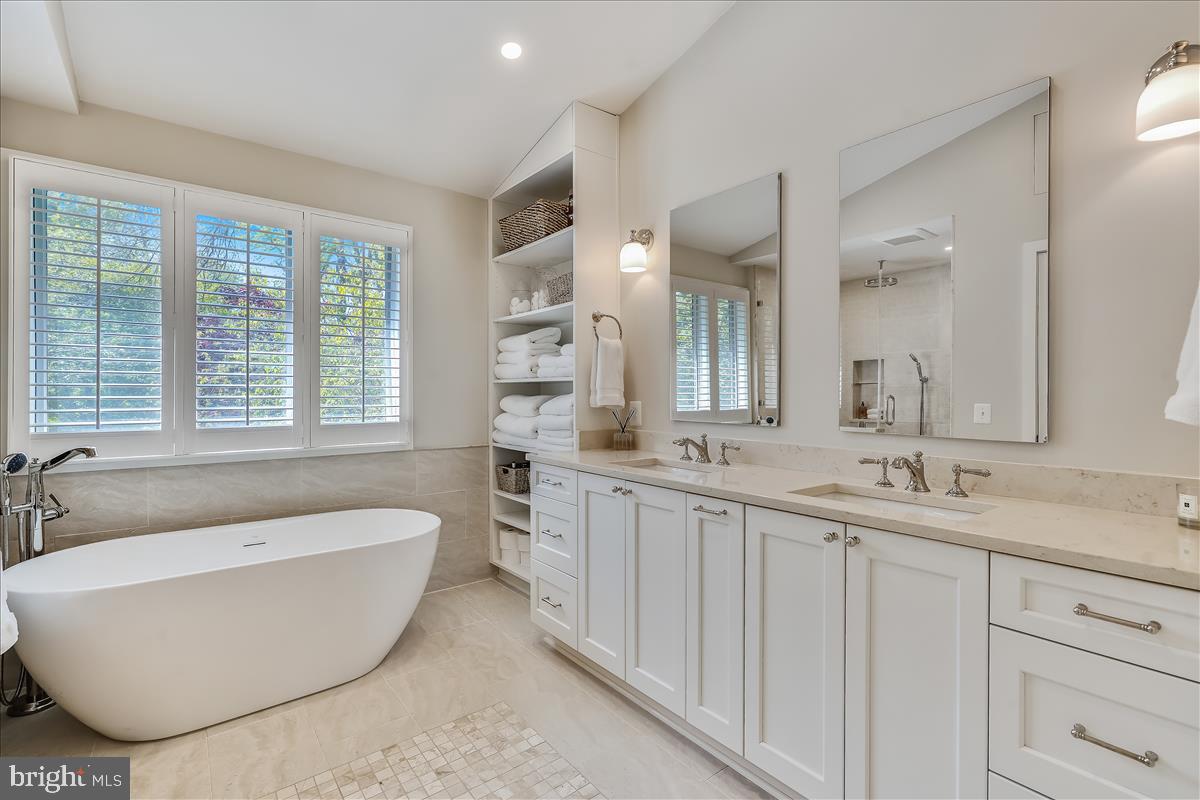 WAVERLY HILLS - Residential