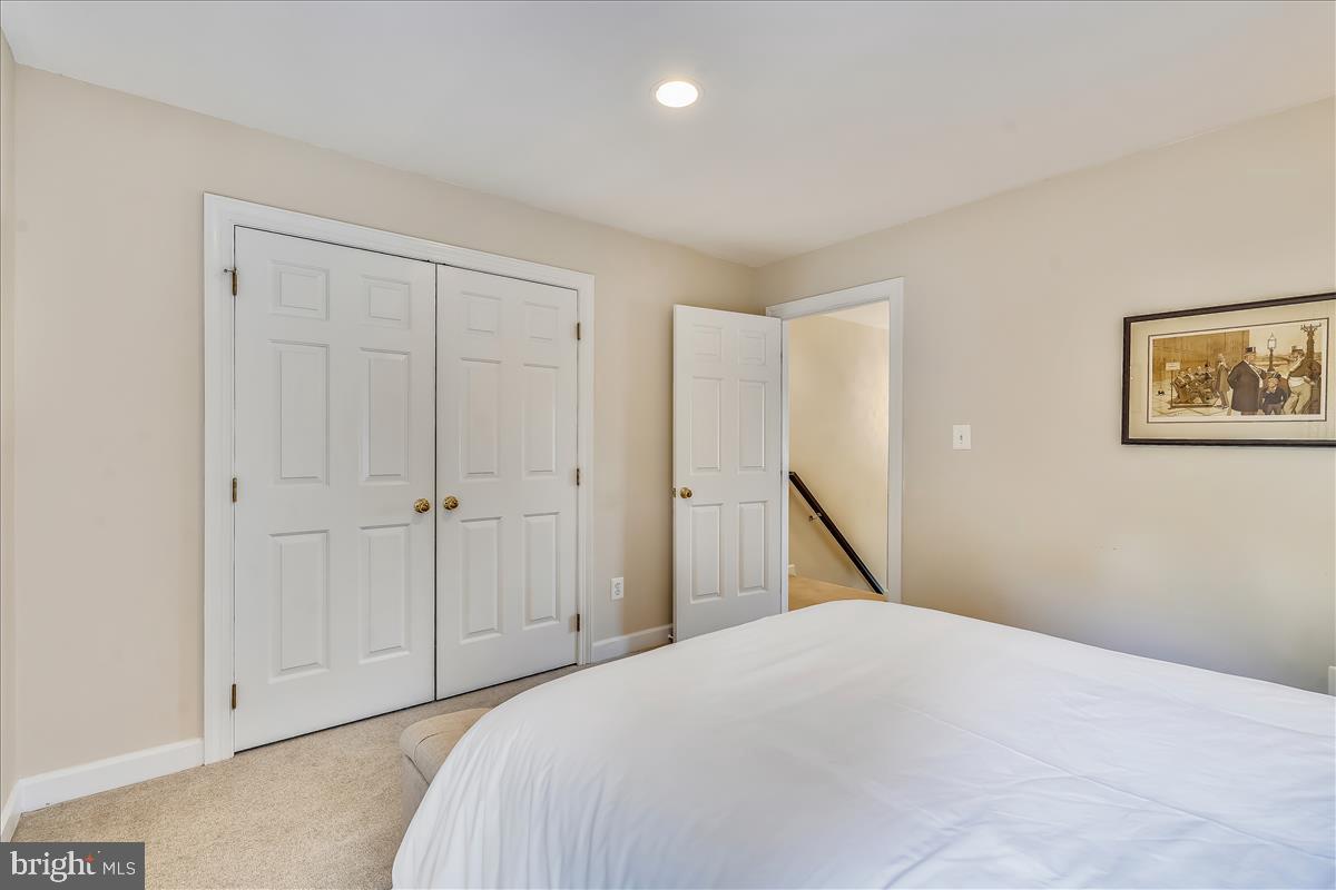 WAVERLY HILLS - Residential