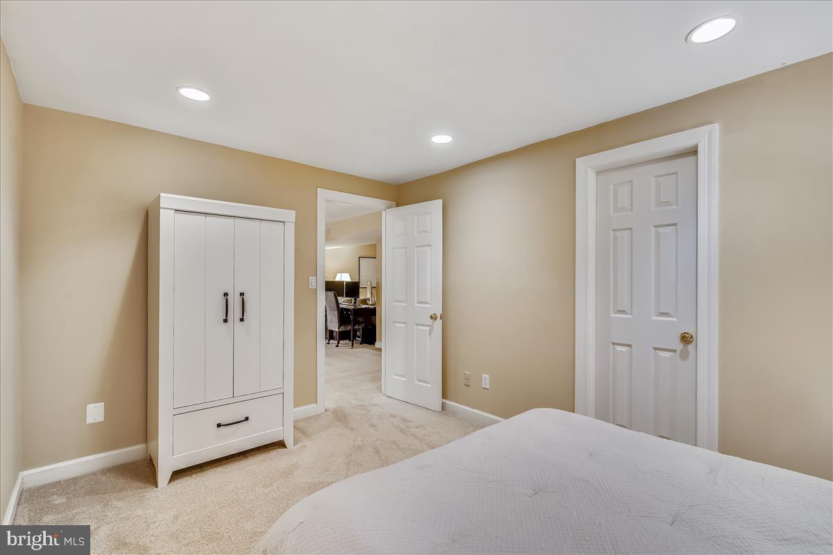 WAVERLY HILLS - Residential