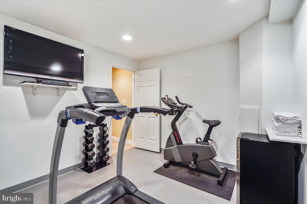 WAVERLY HILLS - Residential