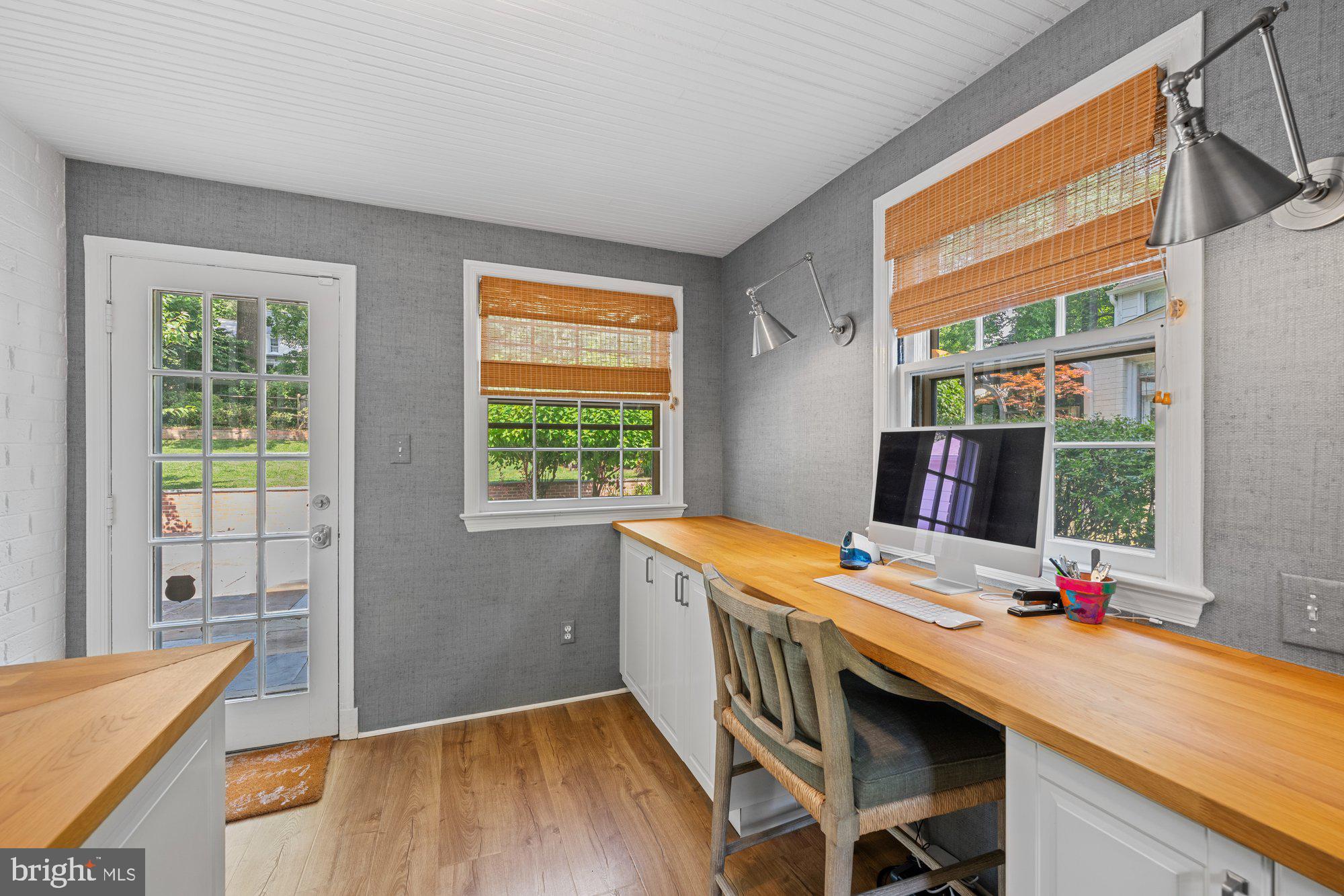 WOODACRES - Residential