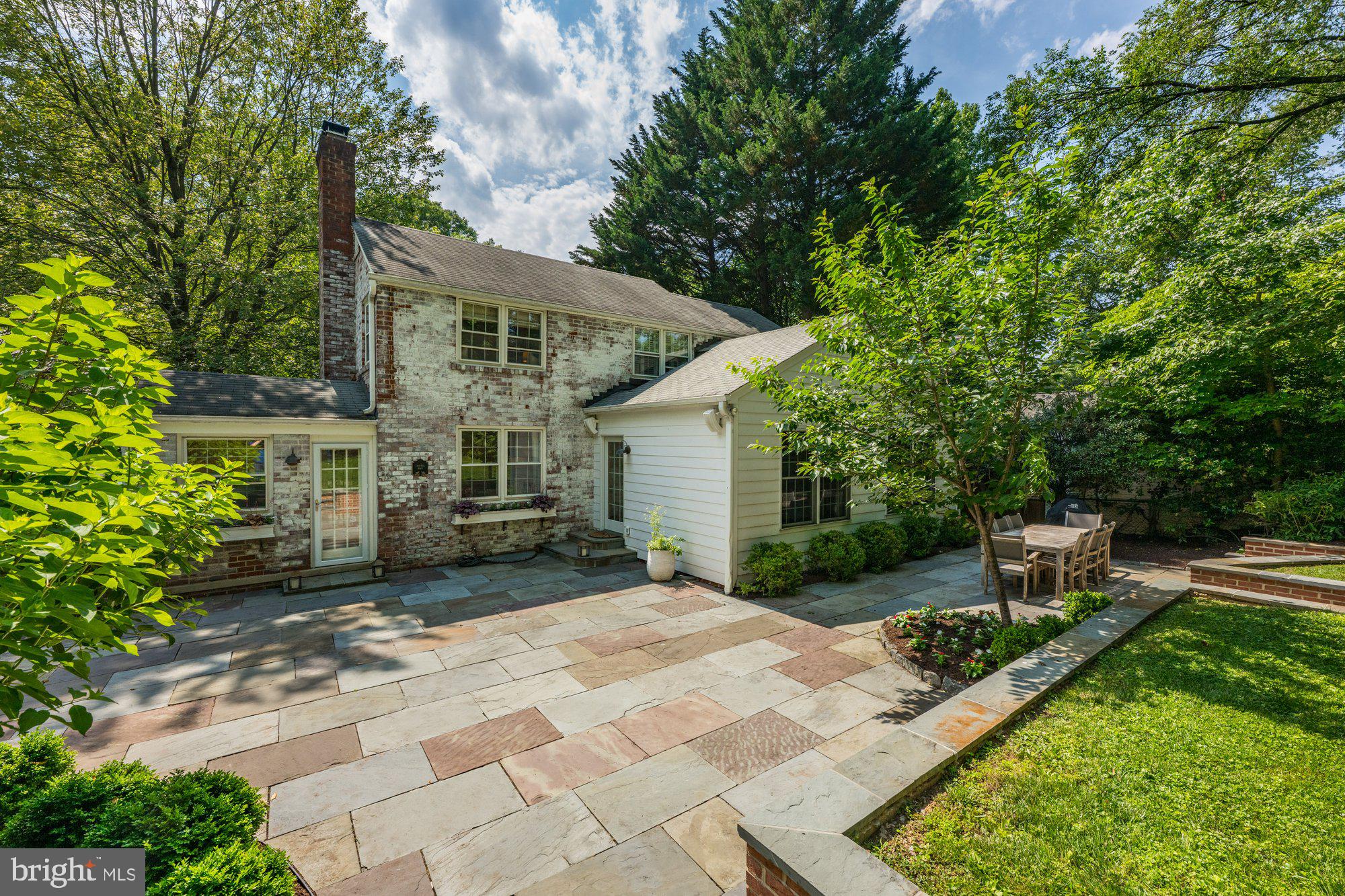 WOODACRES - Residential