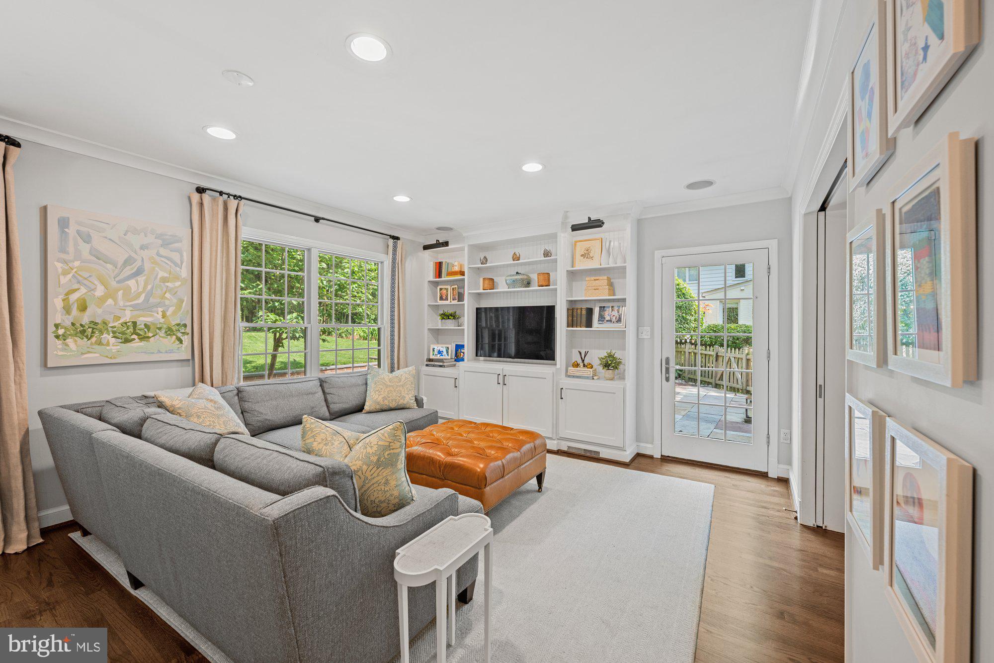 WOODACRES - Residential