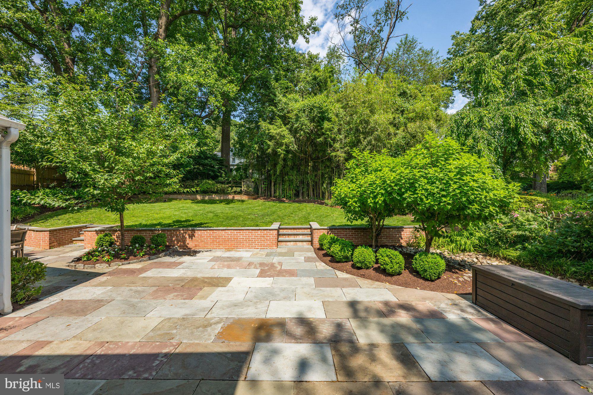 WOODACRES - Residential