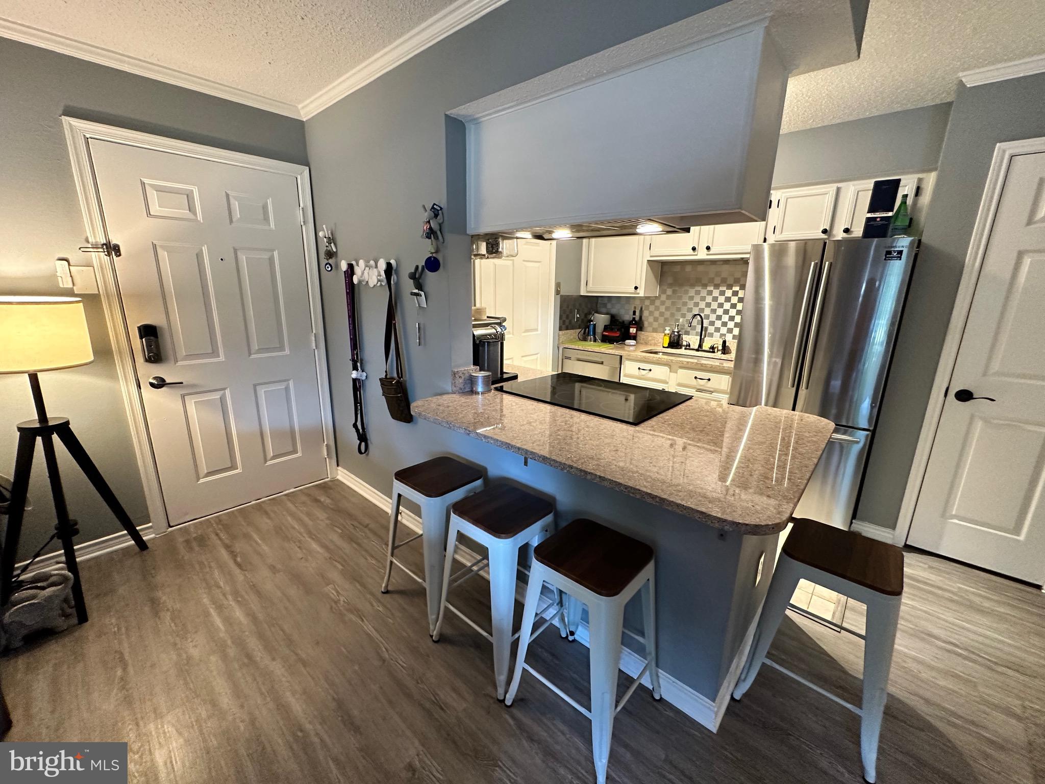 1538 LINCOLN WAY 102A