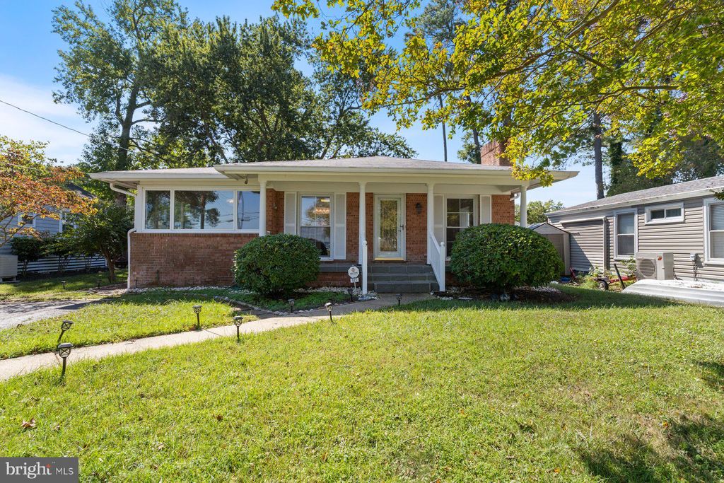 Photo of 627 Walnut Avenue, NORTH BEACH, MD 20714 (MLS # MDAA2124586)