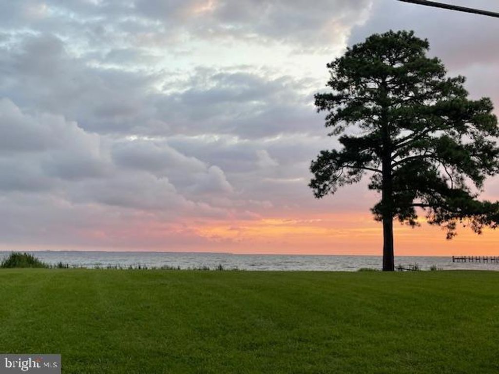 Photo of 627 Walnut Avenue, NORTH BEACH, MD 20714 (MLS # MDAA2124586)