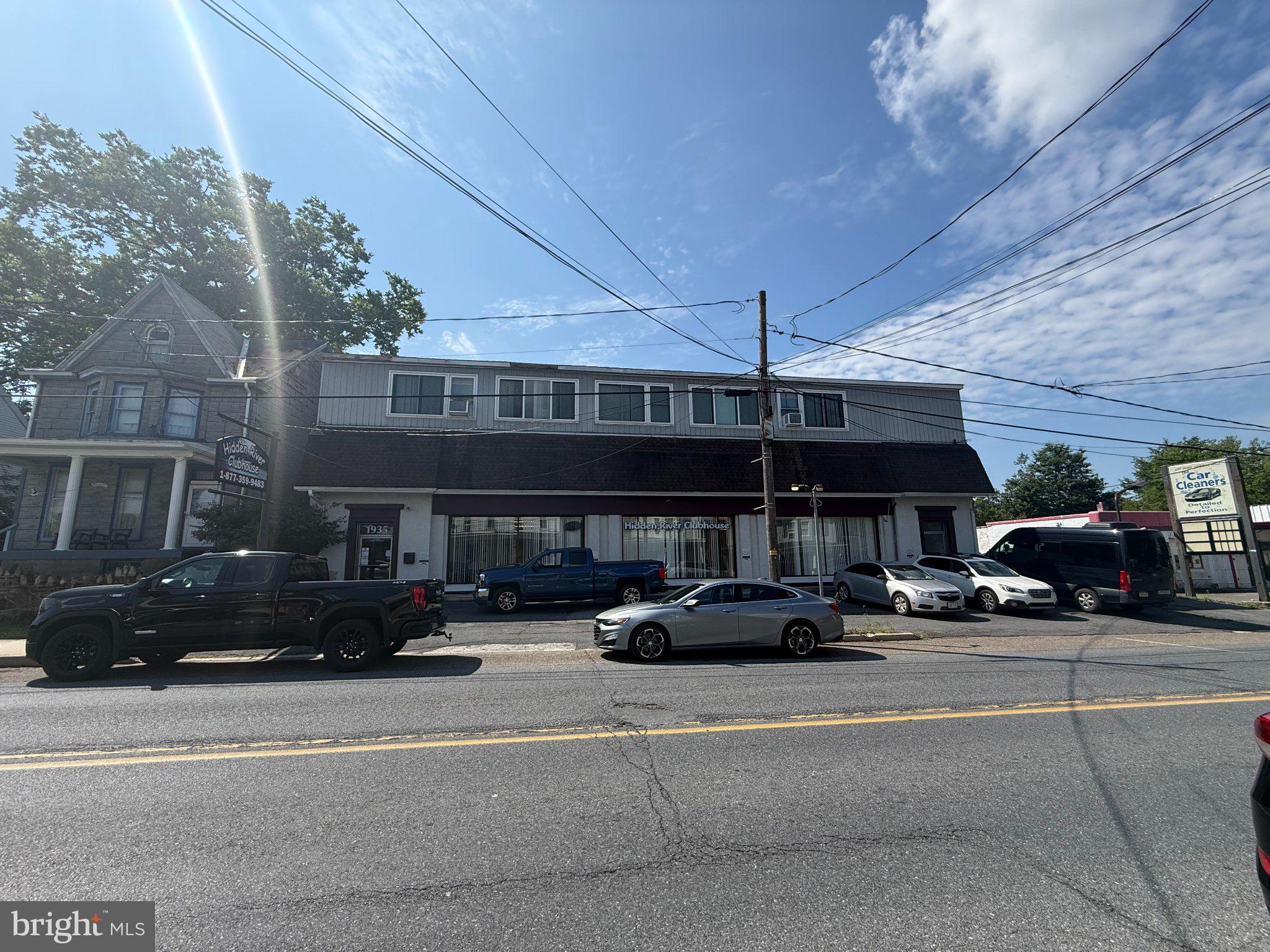 1935 W MARKET STREET
