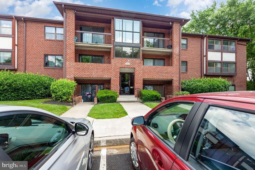 Offer Deadline Monday June 13th at 8pm 
2 bedroom, 2 bath condo in sought after Chapel Village! Spacious eat-in kitchen and included appliances. Large open living room and dining room with slider to the balcony. The primary suite offers a full bath with tile floor, tub/shower and walk-in closet.  The guest bedroom has easy access to the full hall bath.  Laundry with stackable washer/dryer included. Large extra storage closet with access from the stairway. Put this one at the top of your must see list! This freshly painted unit with new carpet won't last long.