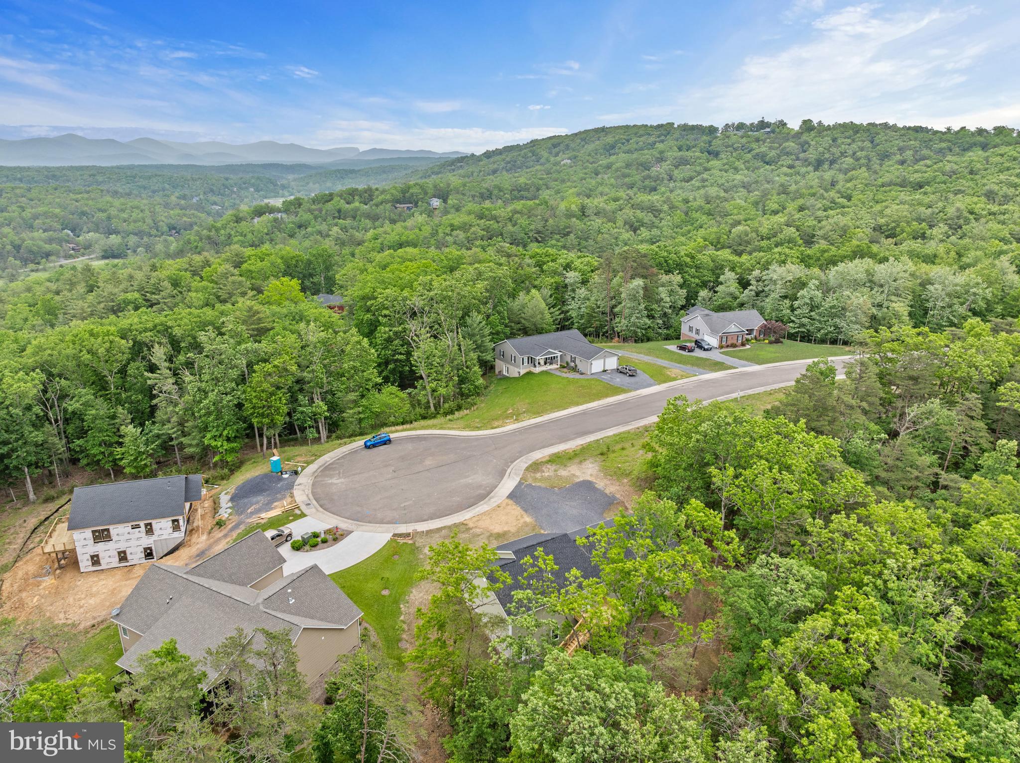 CREEK VALLEY - Residential