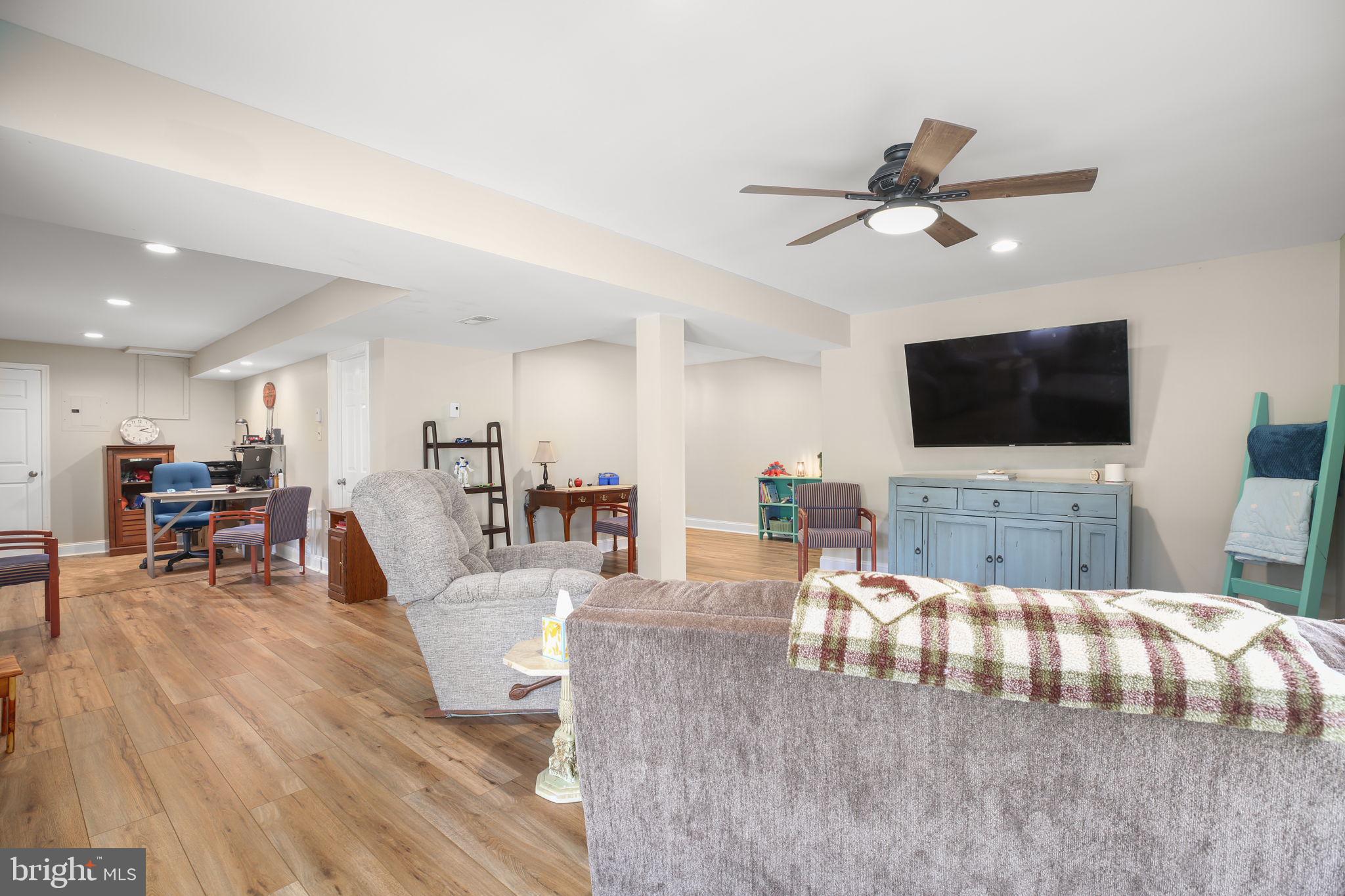 MABEL M PETTIE - Residential