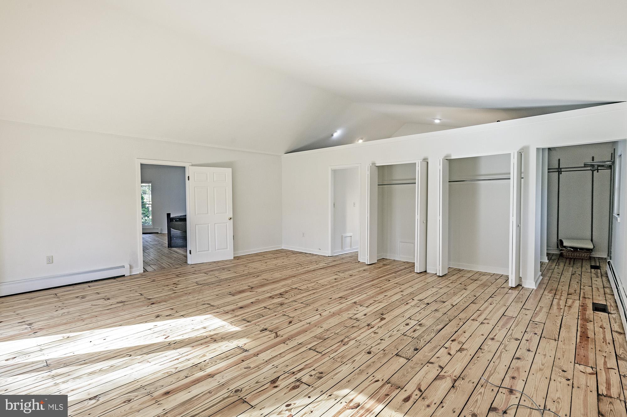 CHARLTON FARMS - Residential