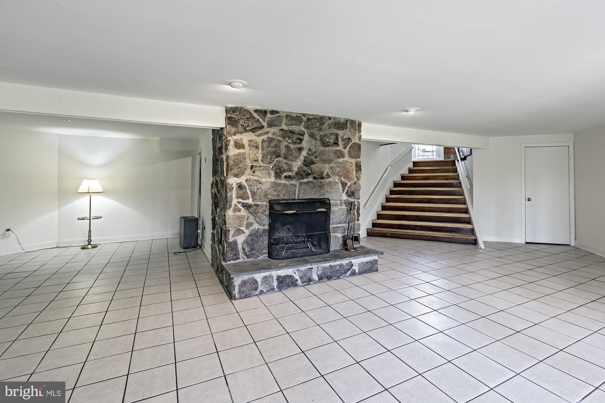 CHARLTON FARMS - Residential