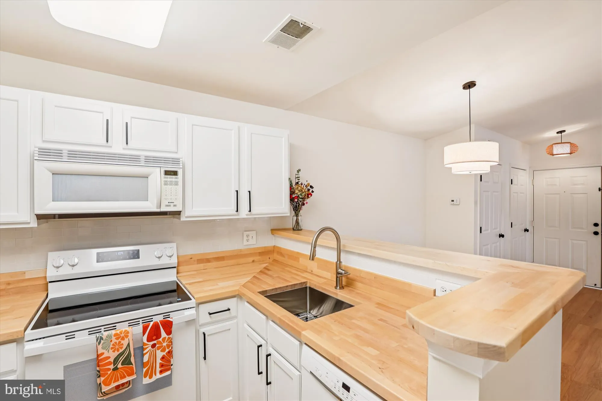 Annapolis, Maryland 21401, United States, 2 Bedrooms Bedrooms, ,2 BathroomsBathrooms,Residential,Active,247350