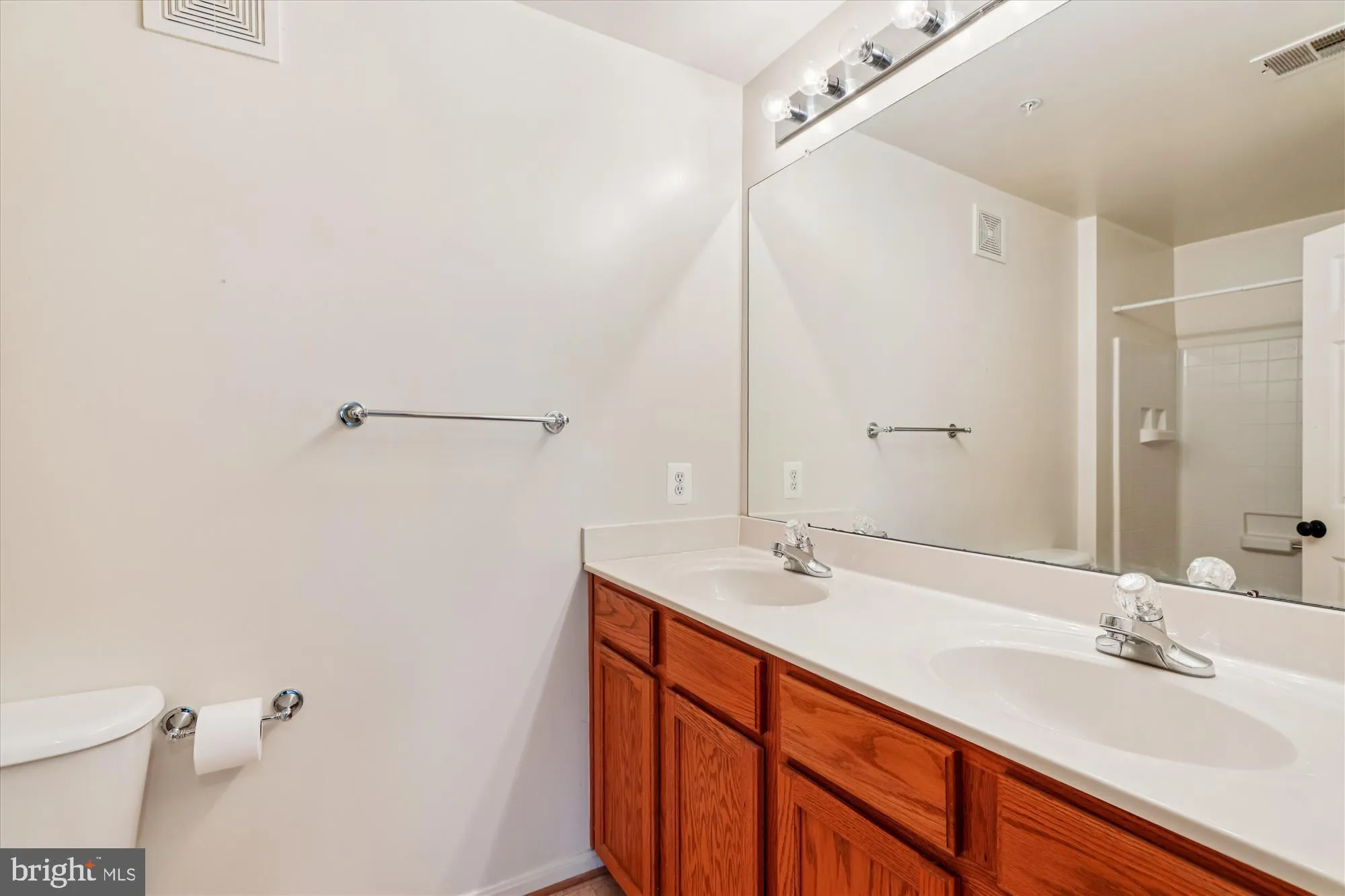 Annapolis, Maryland 21401, United States, 2 Bedrooms Bedrooms, ,2 BathroomsBathrooms,Residential,Active,247350