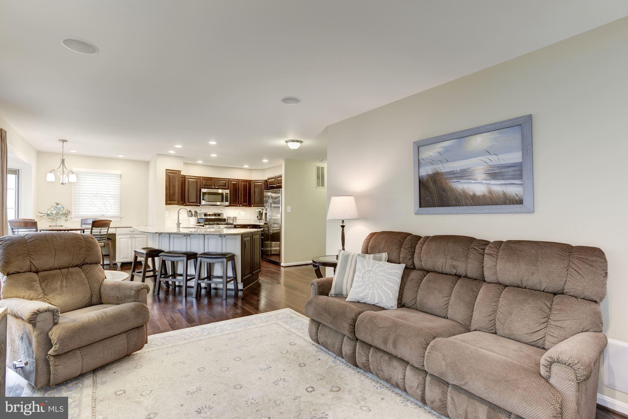 LIFESTYLE AT SULLY STATION - Residential