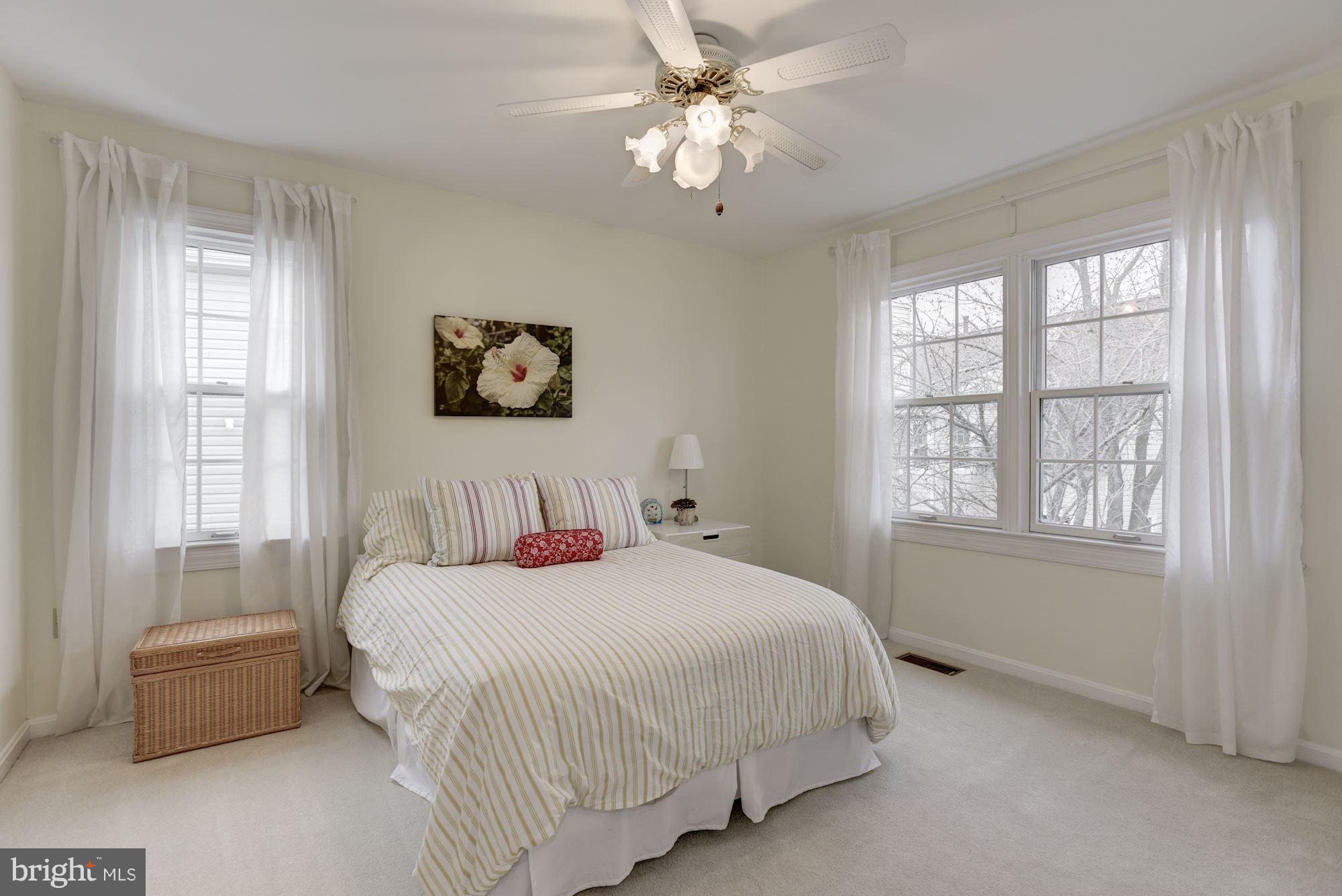 LIFESTYLE AT SULLY STATION - Residential