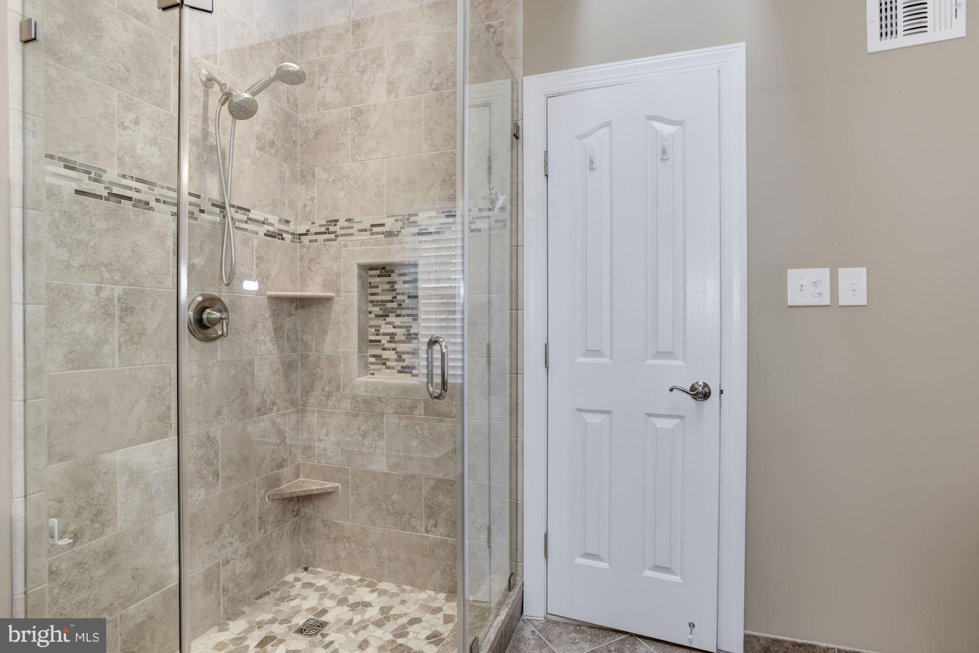 LIFESTYLE AT SULLY STATION - Residential