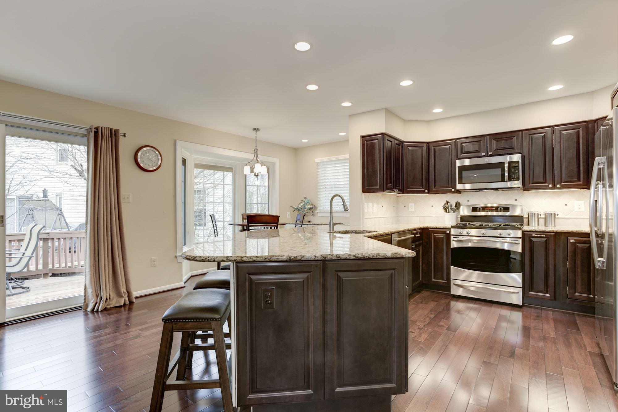 LIFESTYLE AT SULLY STATION - Residential