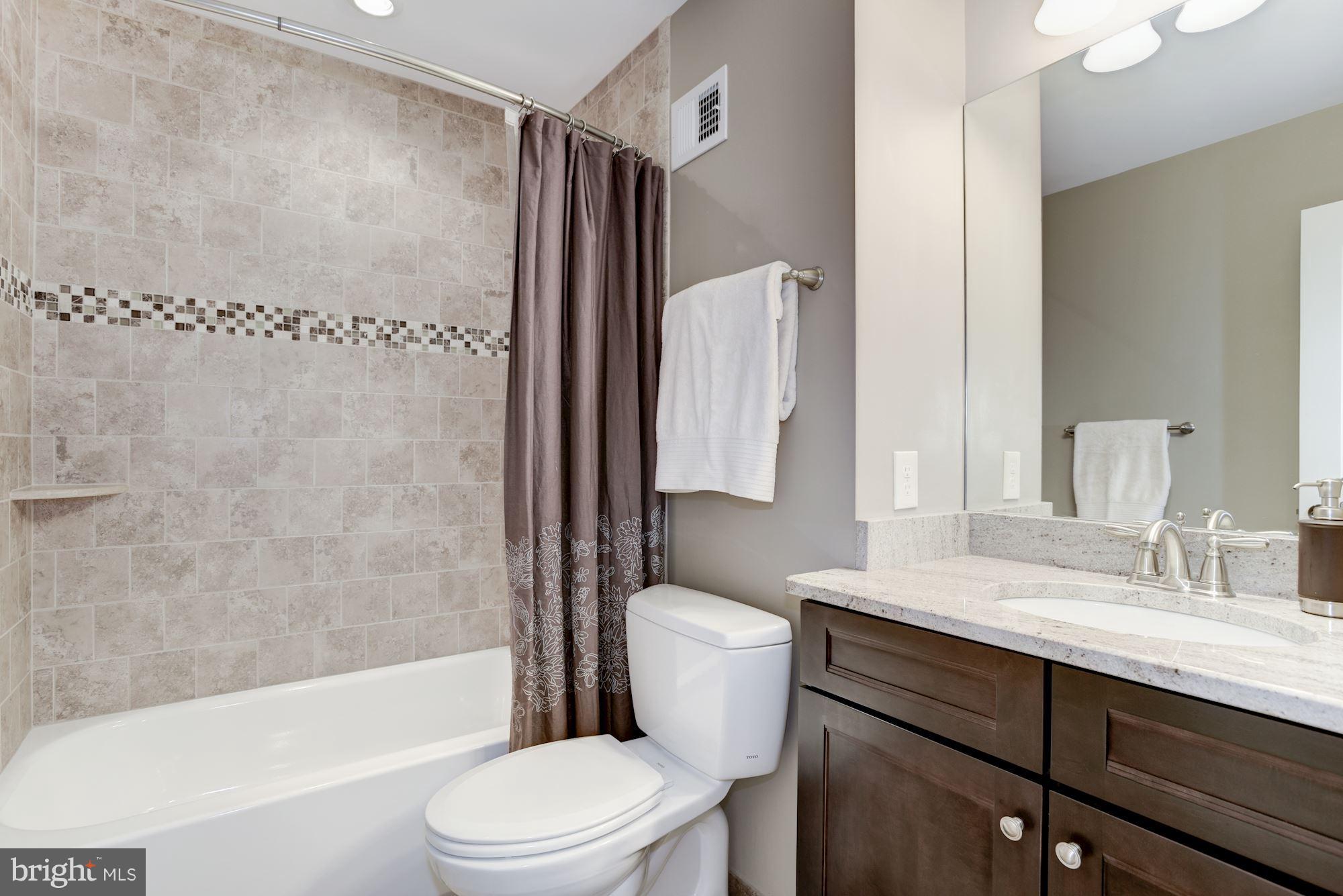 LIFESTYLE AT SULLY STATION - Residential