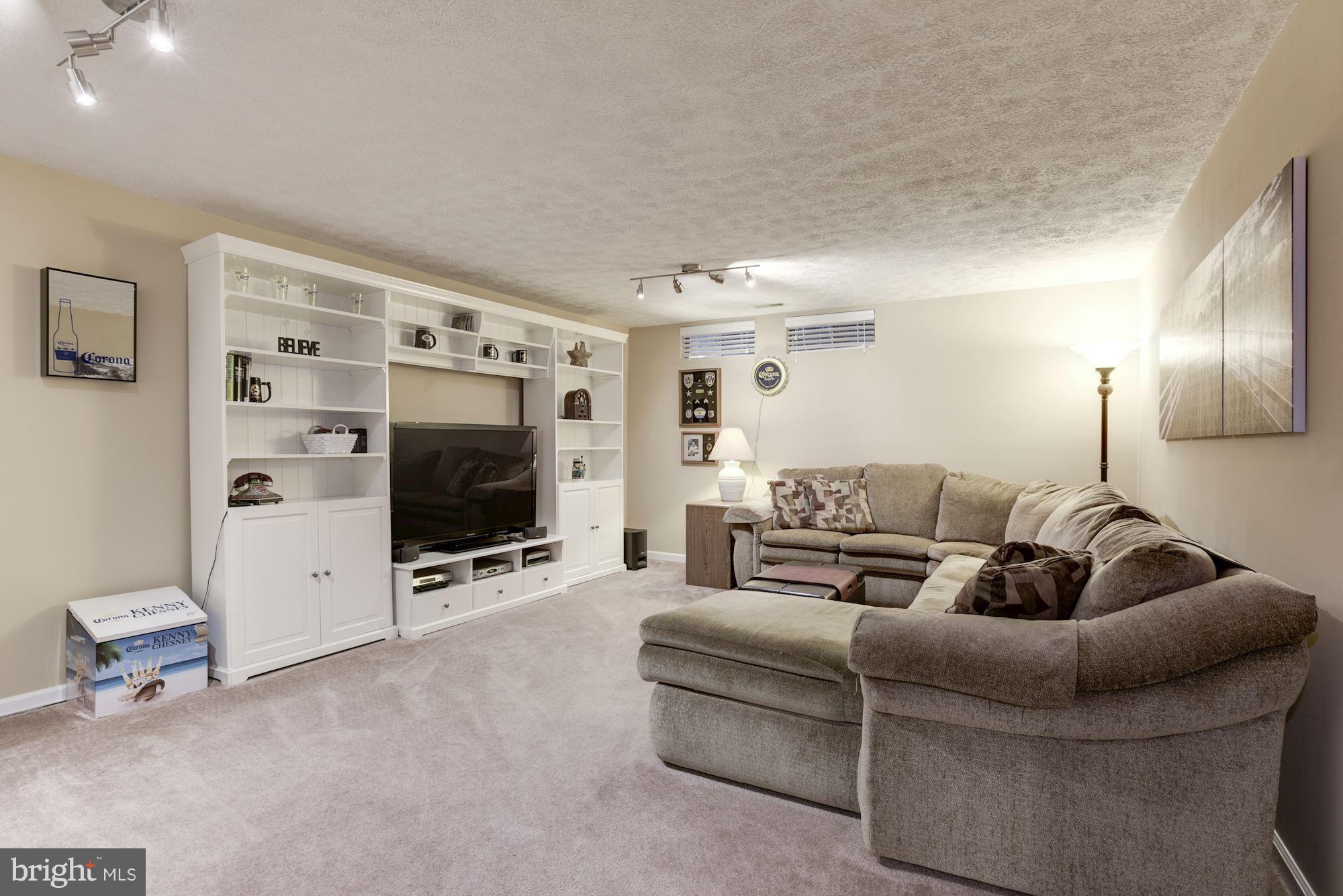 LIFESTYLE AT SULLY STATION - Residential