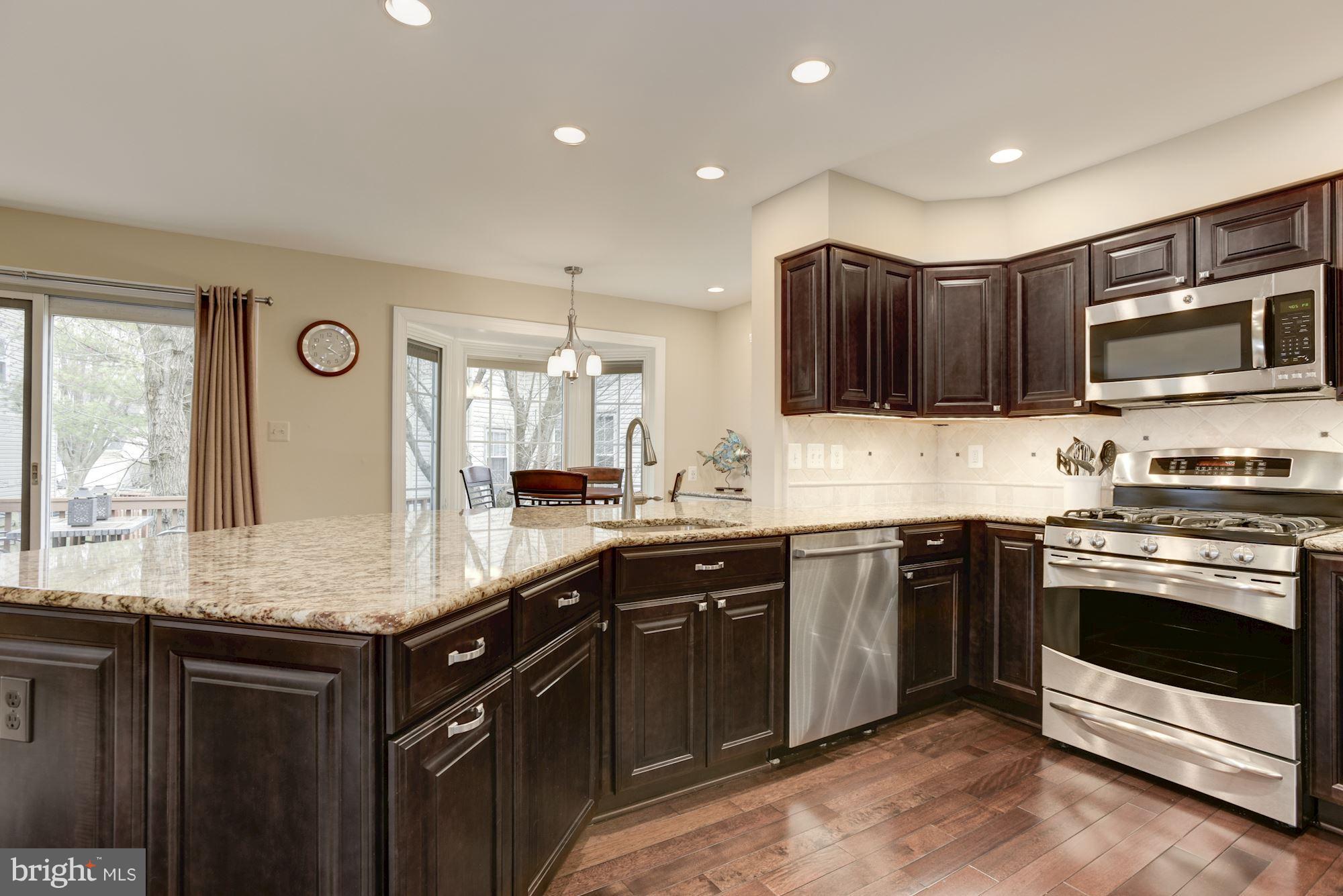 LIFESTYLE AT SULLY STATION - Residential