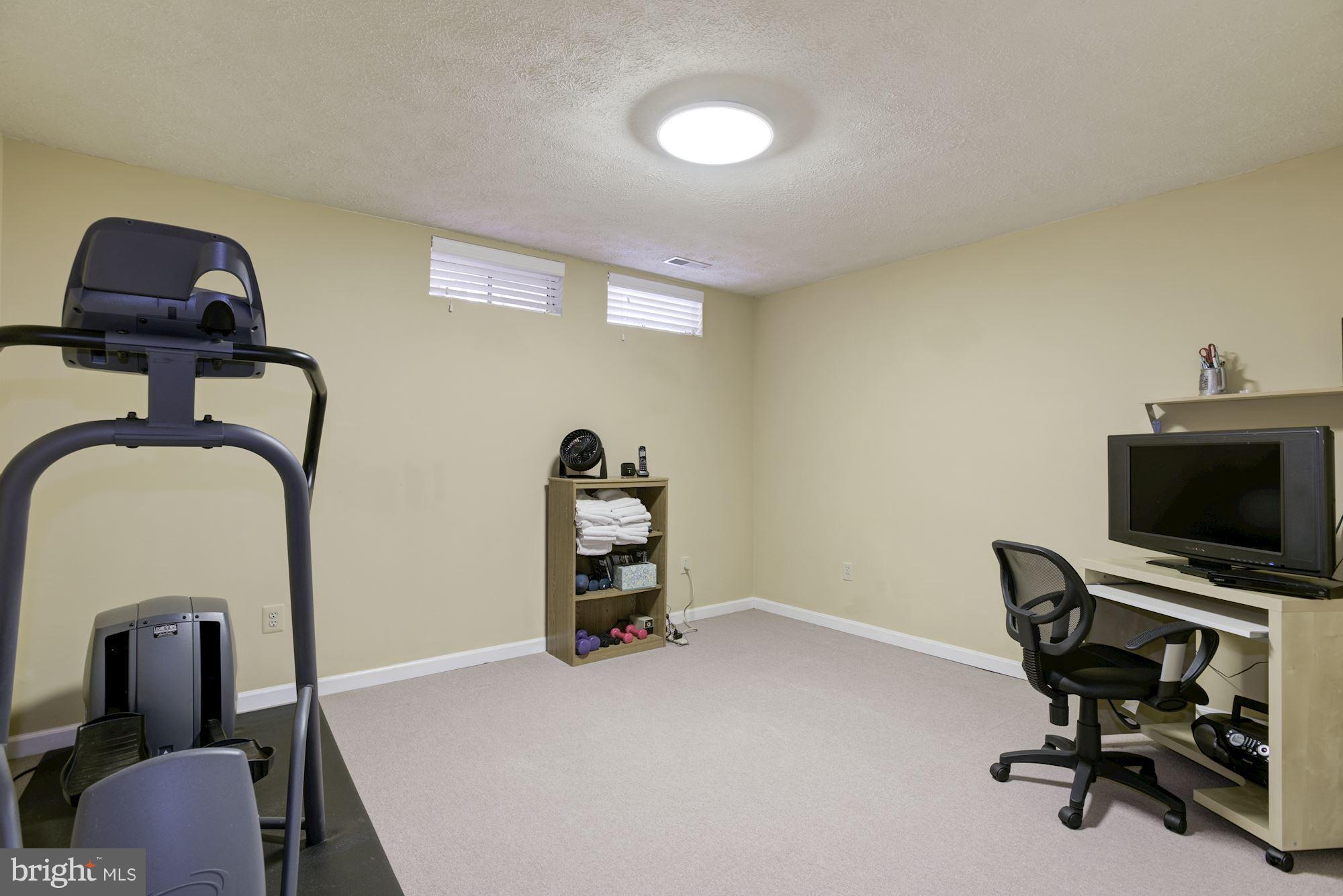 LIFESTYLE AT SULLY STATION - Residential