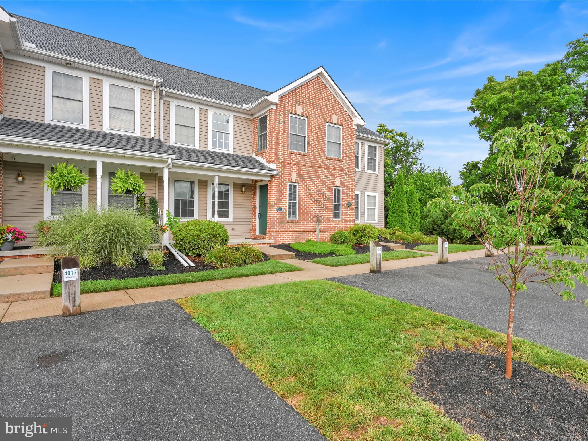 4015 BRADFORD CIRCLE