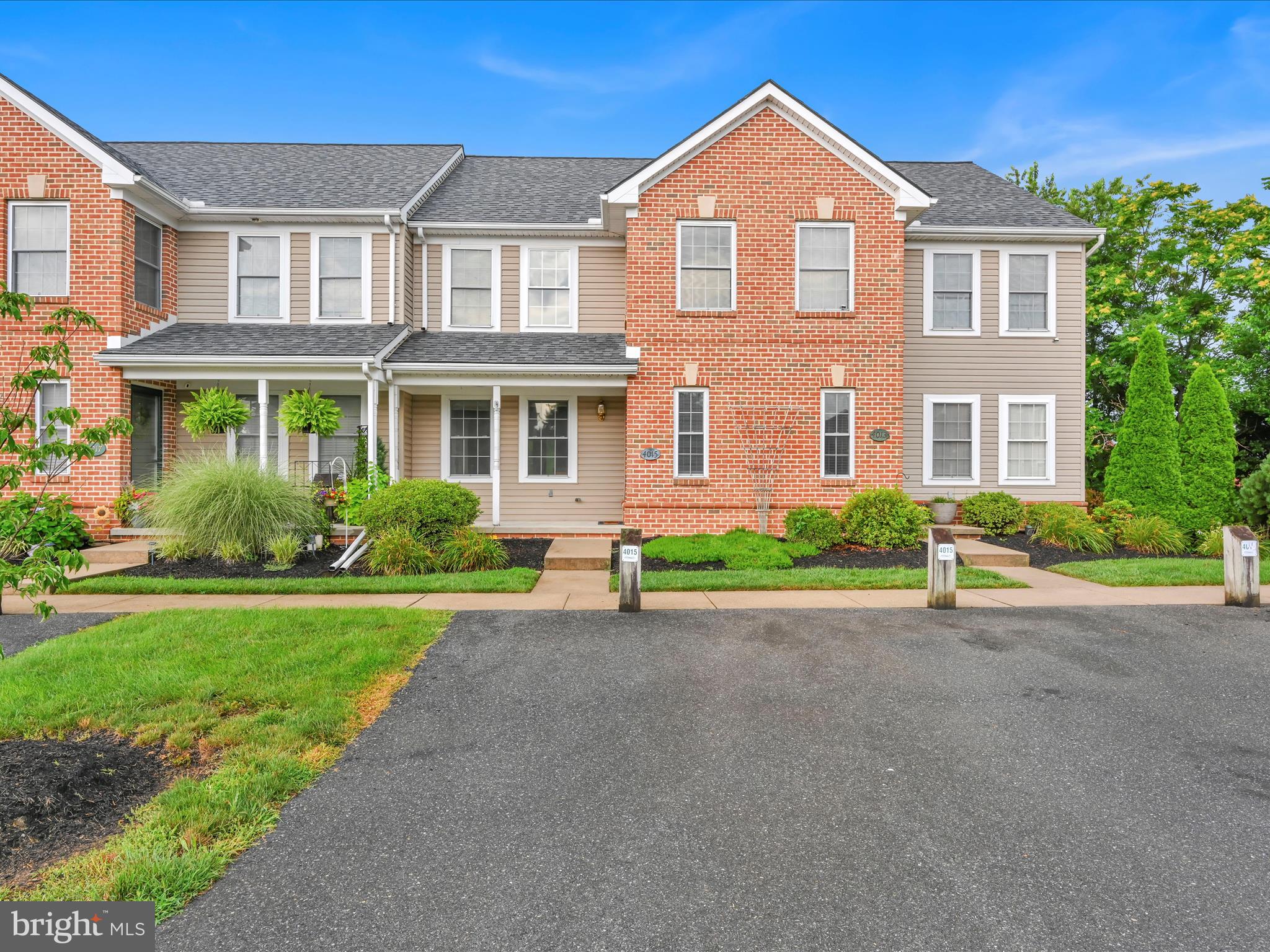 4015 BRADFORD CIRCLE