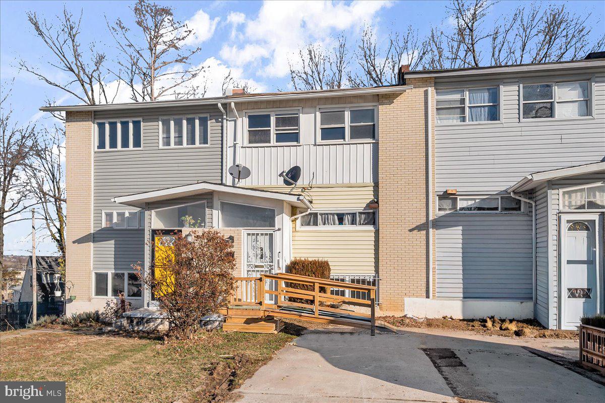 OAKMONT - Residential